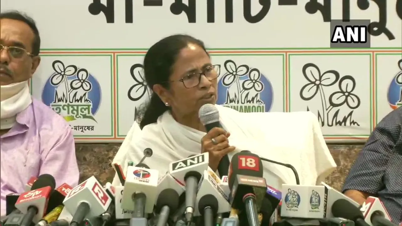 মই মুখ্যমন্ত্ৰী হিচাপে মোৰ যুঁজ অব্যাহত ৰাখিব নিবিচাৰোঃ মমতা বেনাৰ্জী