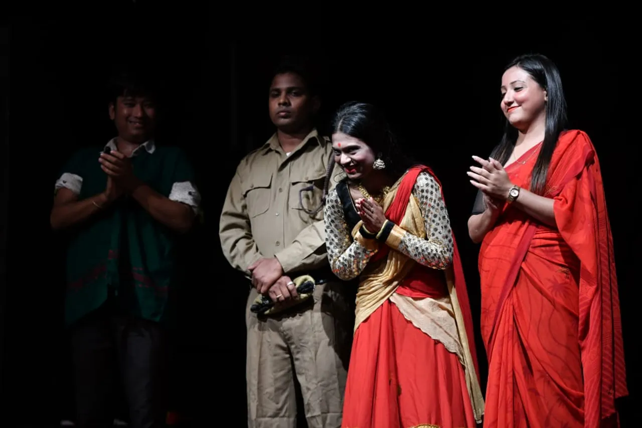 গোলাঘাট এমেচাৰ থিয়েটাৰে মঞ্চস্থ কৰিলে নাটক ‘ছাঁ -পোহৰ’…