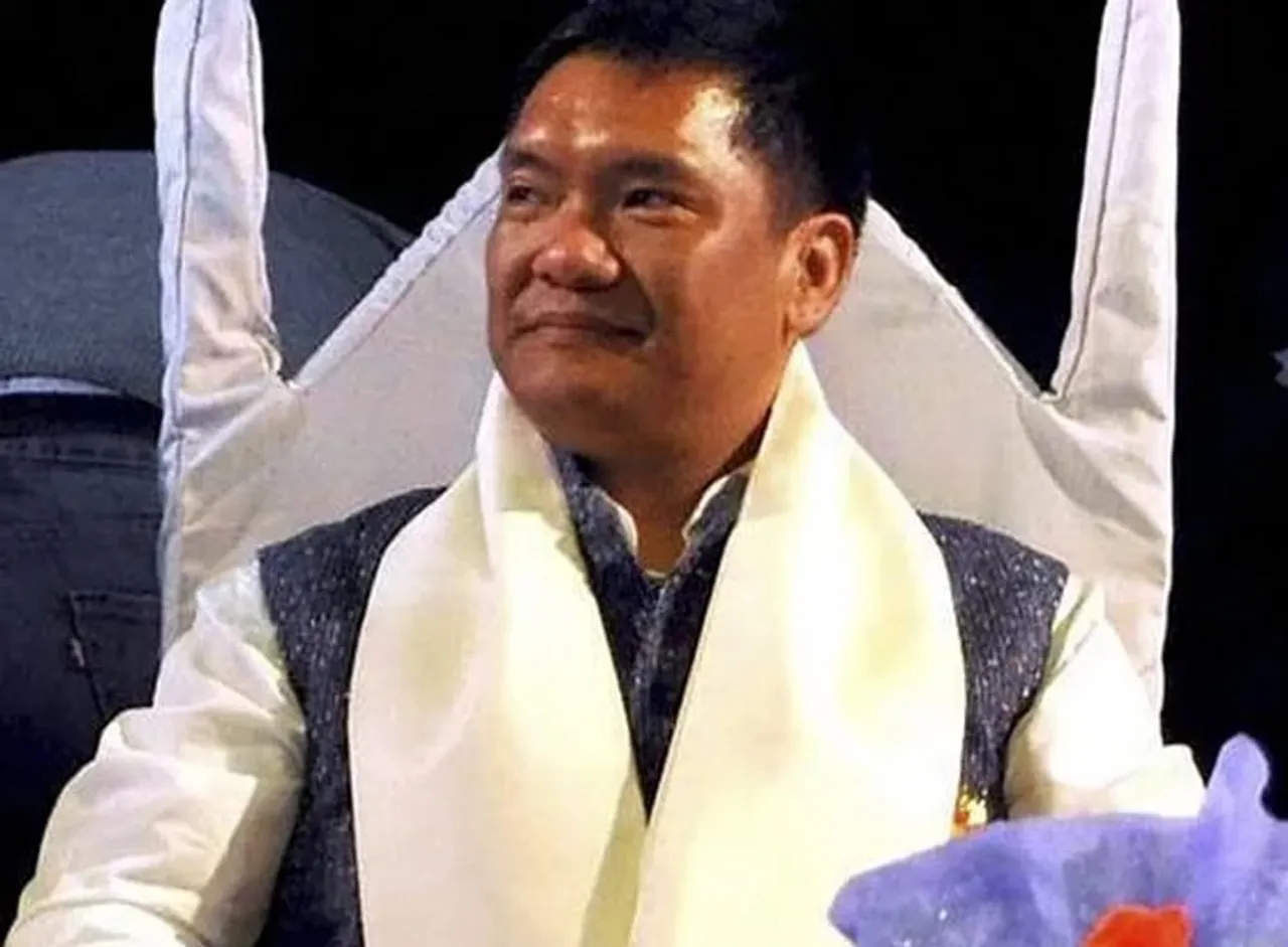 দ্বিতীয়বাৰলৈ অৰুণাচলৰ মুখ্যমন্ত্ৰী ৰূপে শপত ল’লে পেমা খাণ্ডুৱে…VIDEO