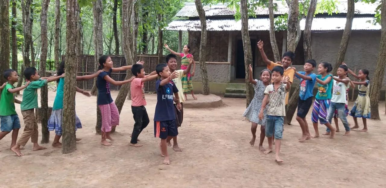 দেওবাৰে বাদুংদ্যুপ্পা কলা কেন্দ্ৰৰ বাকৰিত ৭০টা শিশুৱে মঞ্চস্থ কৰিব ৩ খন নাট…