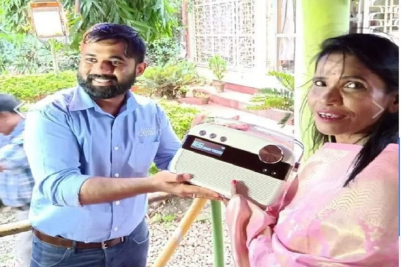 এদিন ষ্টেছনত গীত গাইছিল ৰাণুৱে, এতিয়া…