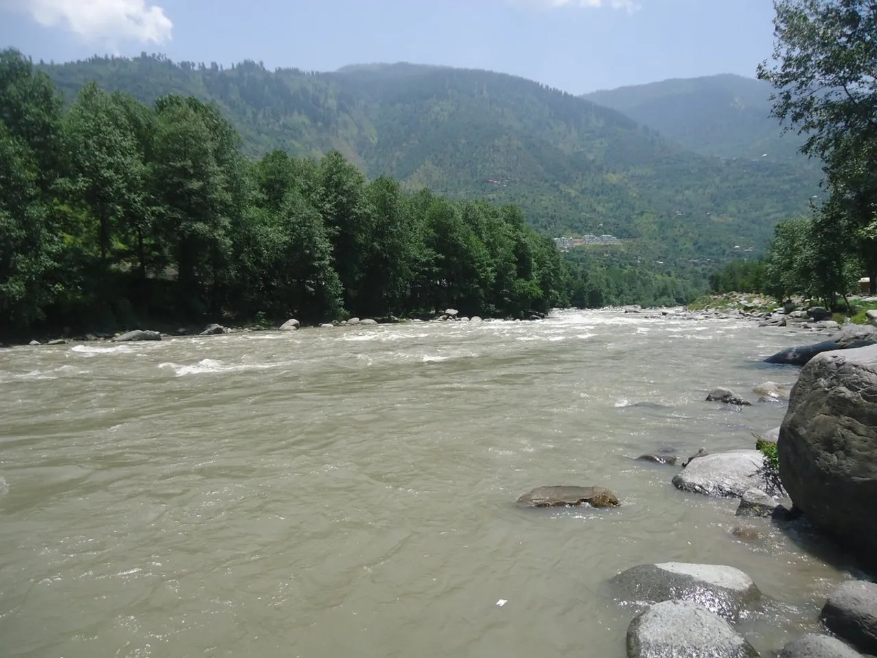 ডিব্রু নদীত নাওসহ ডুব গ’ল দুজন লোক