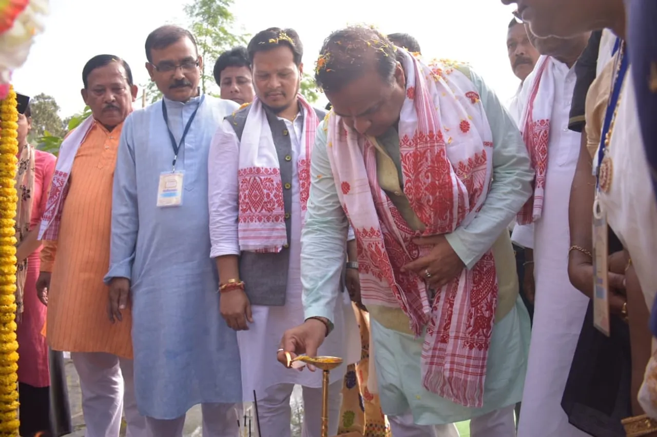 সুধাকণ্ঠৰ স্মৃতি দিৱসত মঙলদৈৰ ড০ ভূপেন হাজৰিকা উদ্যানৰ মুখ্যতোৰণ উন্মোচনী অনুষ্ঠানত উপস্থিত মন্ত্ৰী হিমন্ত বিশ্ব শৰ্মা…