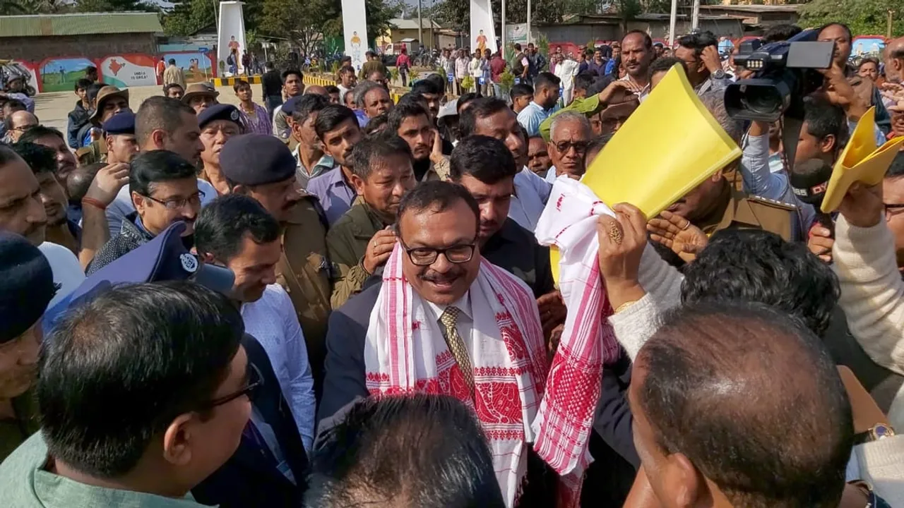 উত্তৰ পূৱ সীমান্ত ৰে’লৱেৰ প্ৰবন্ধক সঞ্জীৱ ৰায়ৰ বৰপথাৰ পৰিদৰ্শন