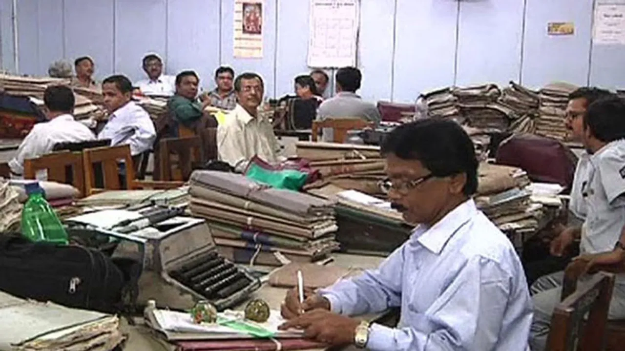 চৰকাৰী কৰ্মচাৰীলৈ ভাল খবৰঃ একেলগে লাভ কৰিব ৪ দিন ছুটি...