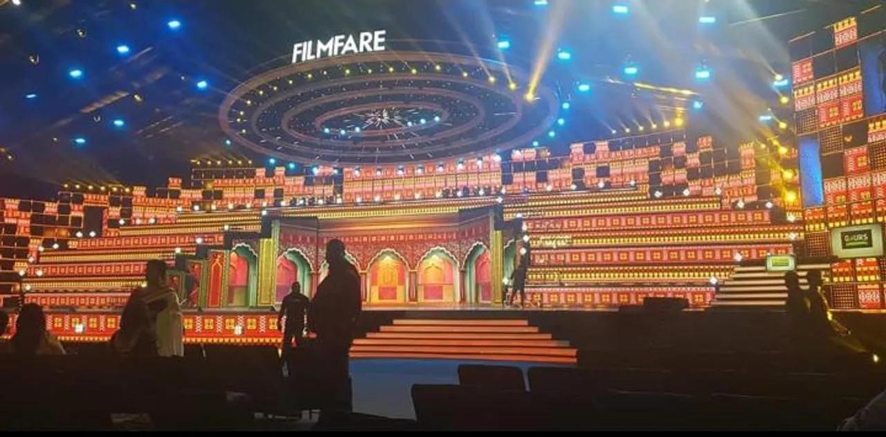 ফিল্ম ফেয়াৰ এৱাৰ্ডঃ সৰুসজাইৰ পৰা প্ৰতি মুৰ্হূতৰ খবৰ, LIVE UPDATES