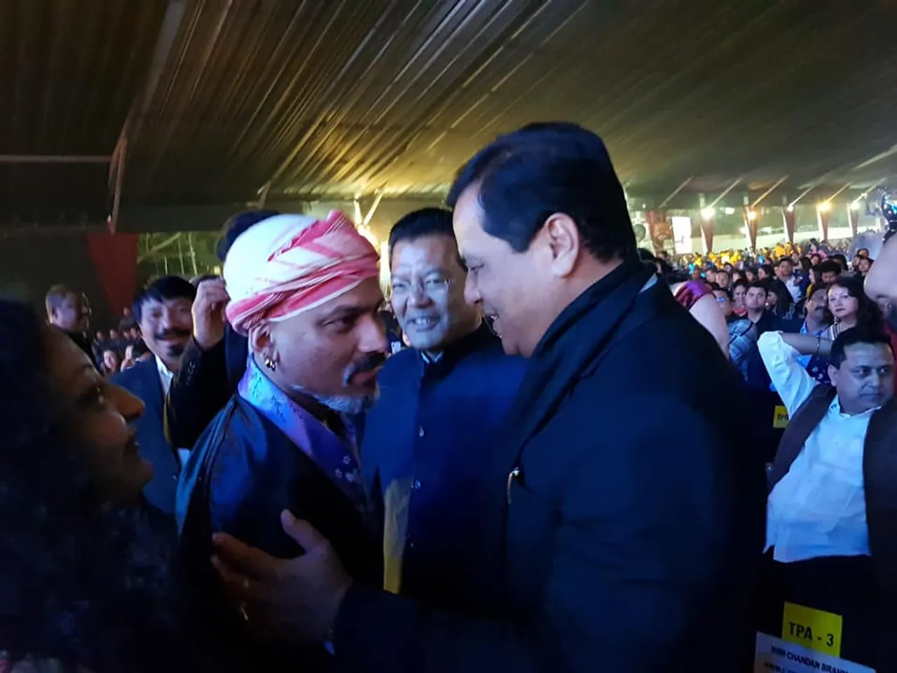 ফিল্মফেয়াৰত মুখ্যমন্ত্ৰীৰ সৈতে কিয় ফটো উঠিছিল জুবিনে, শুনক তেওঁৰ মুখেৰেই…