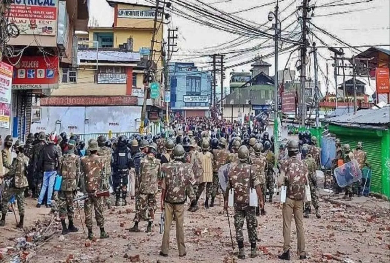দুই ফৈদৰ মাজত সংঘৰ্ষঃ নিহত এজন, শ্বিলঙত জাৰি কৰা হৈছে সান্ধ্য আইন…