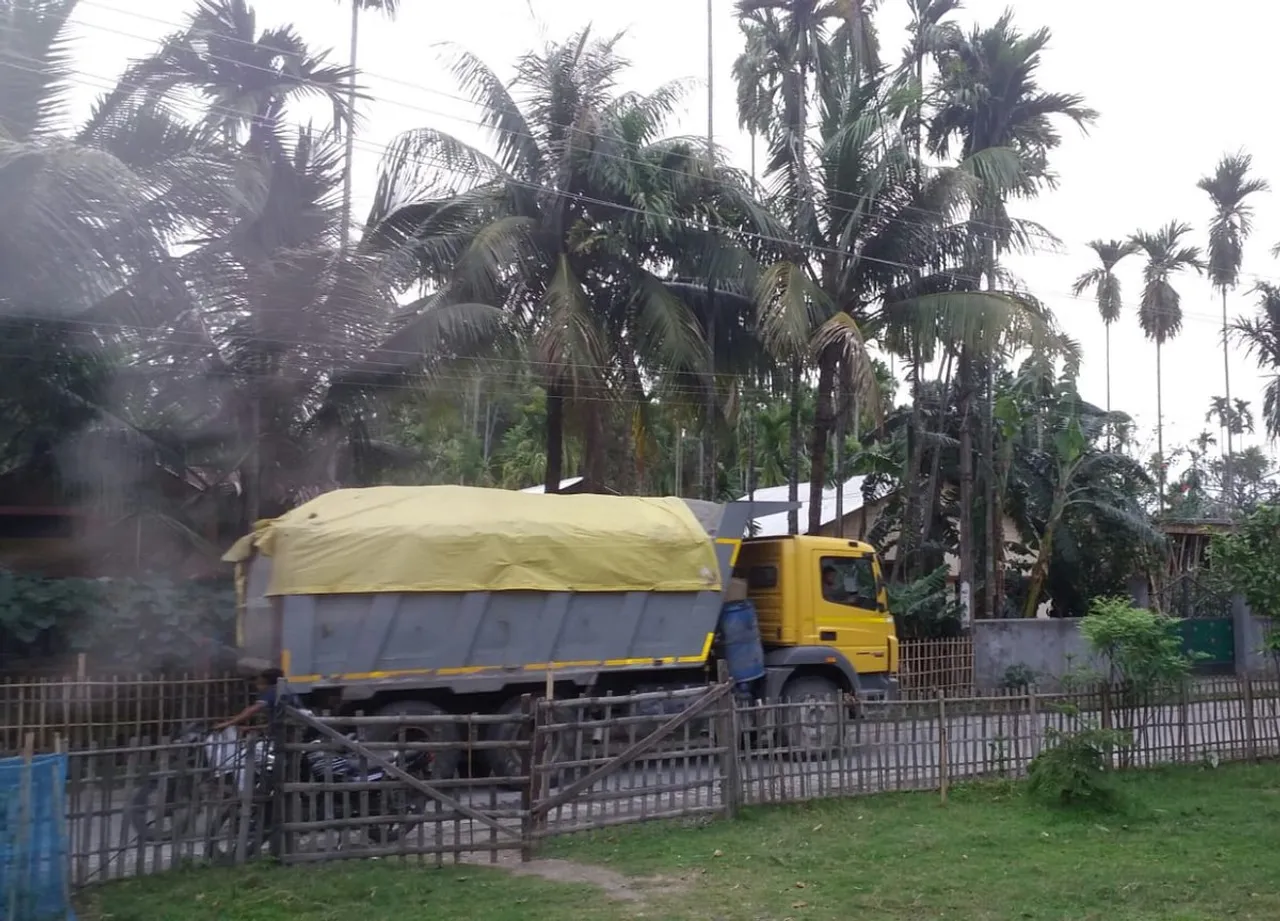 সৰভোগত লকডাউনৰ মাজতে চলিছে অবৈধভাৱে শিল-বালি সৰবৰাহ…