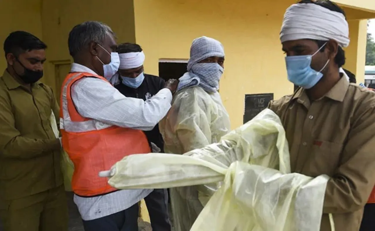 কোৰোনা ভাইৰাছঃ ২৪ ঘণ্টাত দেশত আক্ৰান্ত ১৪৬৩, মৃত্যু ৬০…