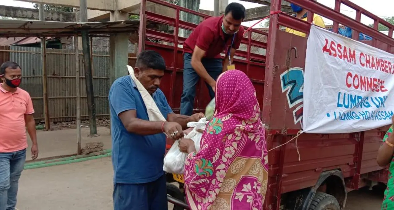 লামডিঙত দৰিদ্ৰ সকলক সহায় কৰিবলৈ আগবাঢ়ি আহিছে ধৰ্মীয় সন্থা-সংগঠন আৰু ব্যৱসায়ী…
