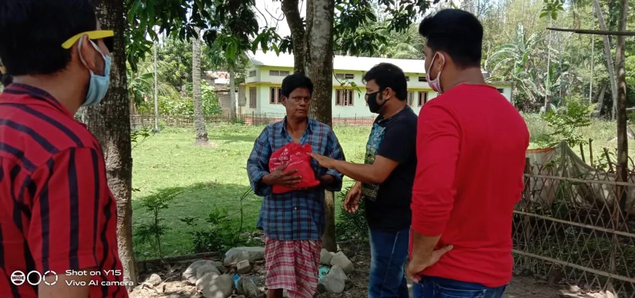 নলবাৰী সাংস্কৃতিক শিল্পী সমাজৰ উদ্যোগঃ ২৮ গৰাকী কলা-কুশলীক সাহায্য…