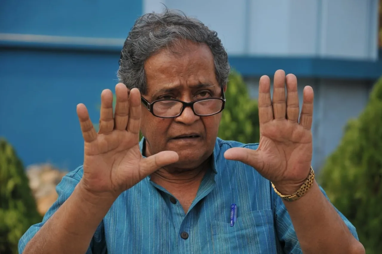 কোৰোনা ভাইৰাছত আক্ৰান্ত হৈ বিশিষ্ট অভিনেতা, পৰিচালক অৰুণ গুহ ঠাকুৰতাৰ মৃত্যু…