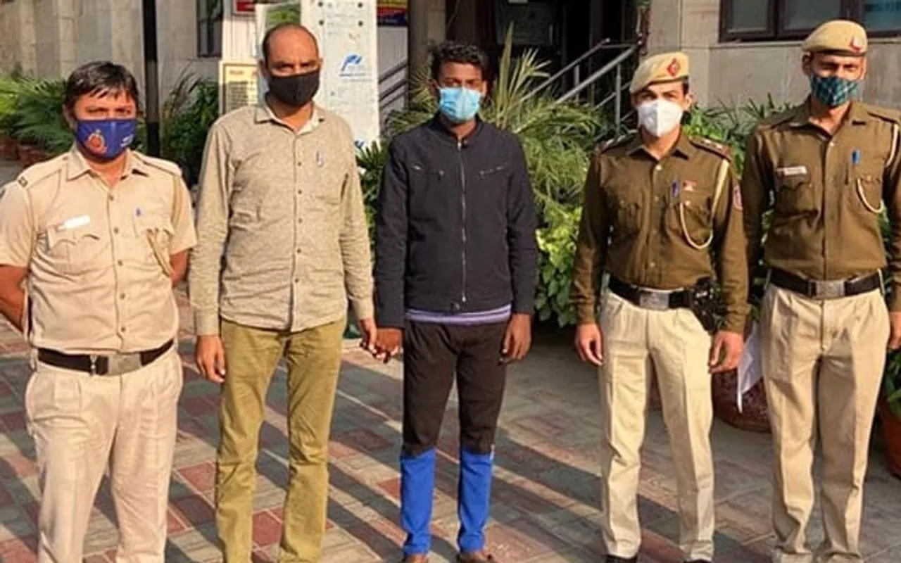 দিল্লীৰ মহিলাৰ গোপন ফটো ভাইৰেল কৰাৰ ভাবুকি দি গ্ৰেপ্তাৰ হ’ল দৰঙৰ চন্দ্ৰকান্ত…