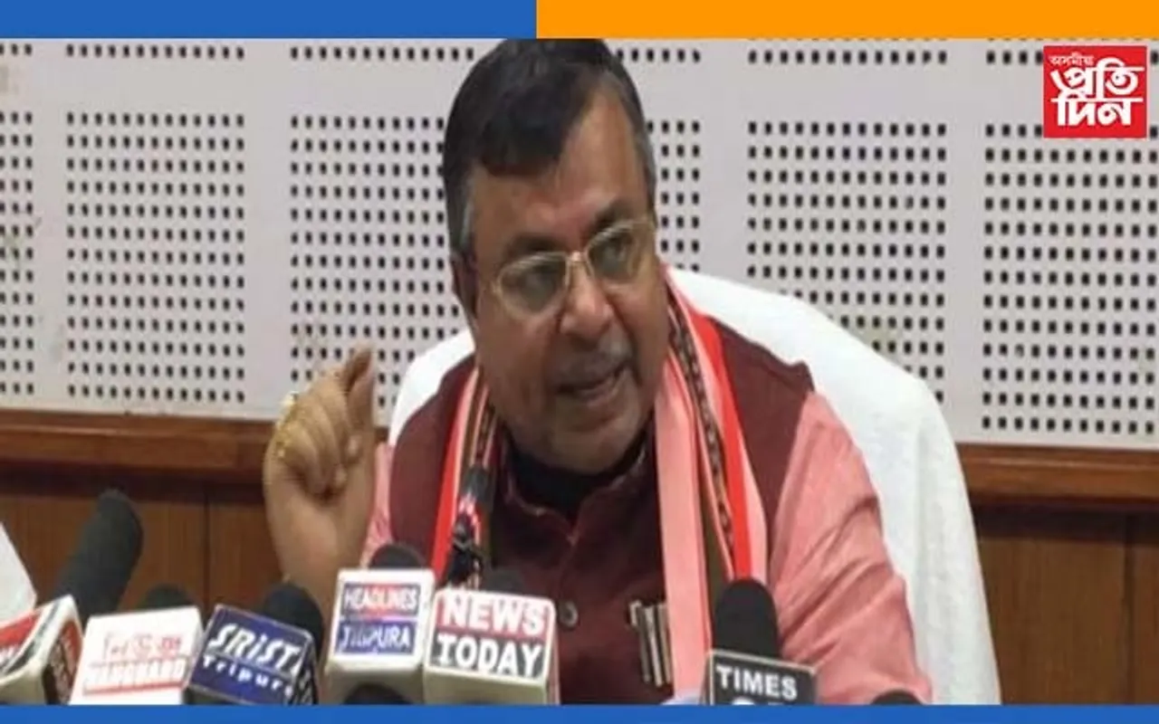 ত্ৰিপুৰা চৰকাৰৰ বিশেষ পদক্ষেপঃ সকলো স্কুলীয়া ছাত্ৰীয়ে লাভ কৰিব বিনামূলীয়া চেনিটাৰী নেপকিন…