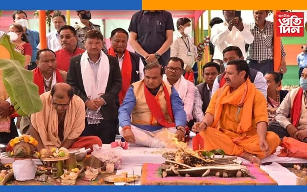 বোকাজানত এশ খন বিচনাযুক্ত চিকিৎসালয়ৰ ভূমিপূজন আৰু  খেলপথাৰ প্ৰকল্প উদ্বোধন হিমন্ত বিশ্ব শৰ্মাৰ…