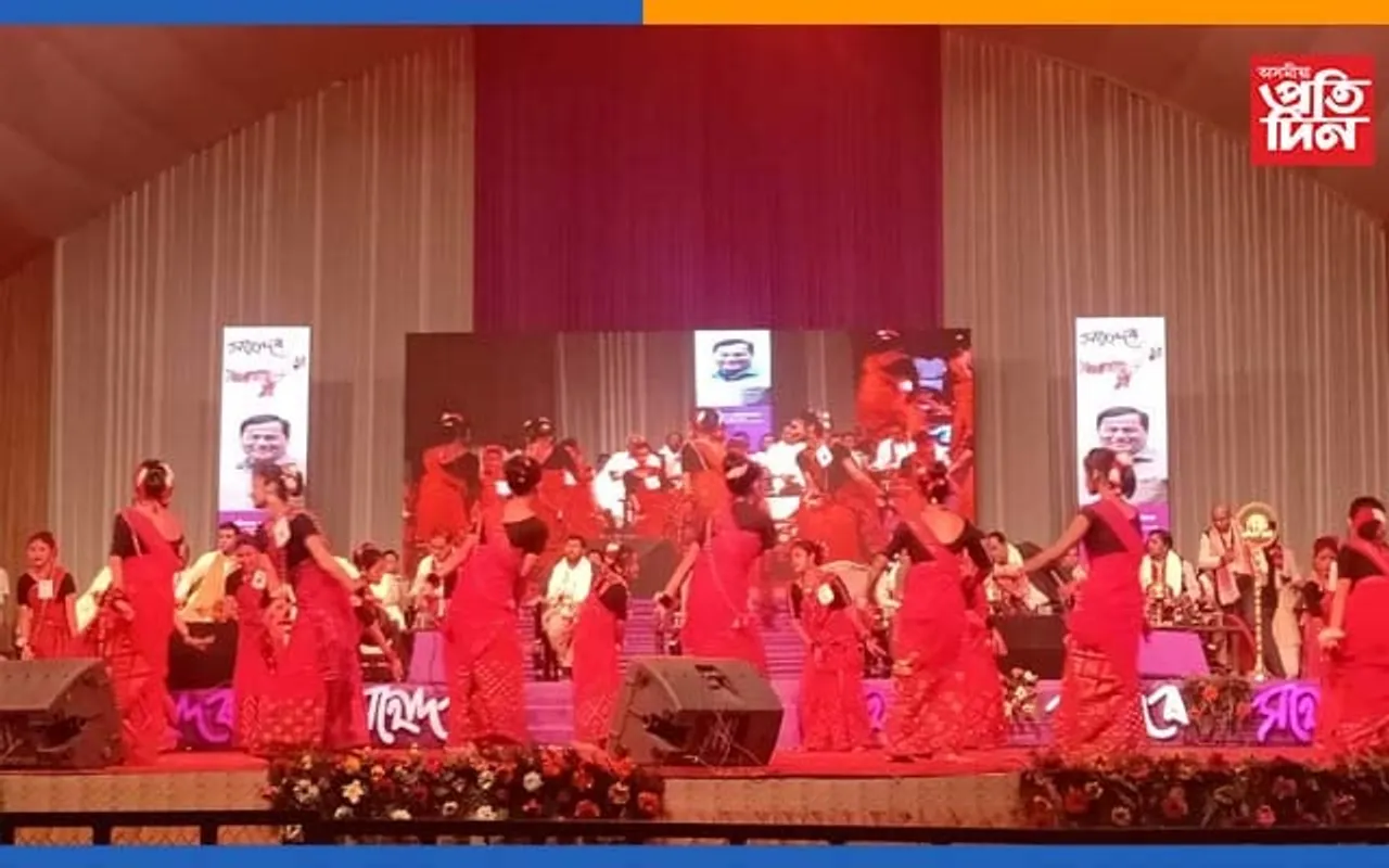 বাৰেৰহণীয়া সাংস্কৃতিক সমাহাৰেৰে সমন্বয়ৰ ক্ষেত্ৰত পৰিনত হল মাজুলীৰ মৰাসুঁতিৰ পথাৰ…