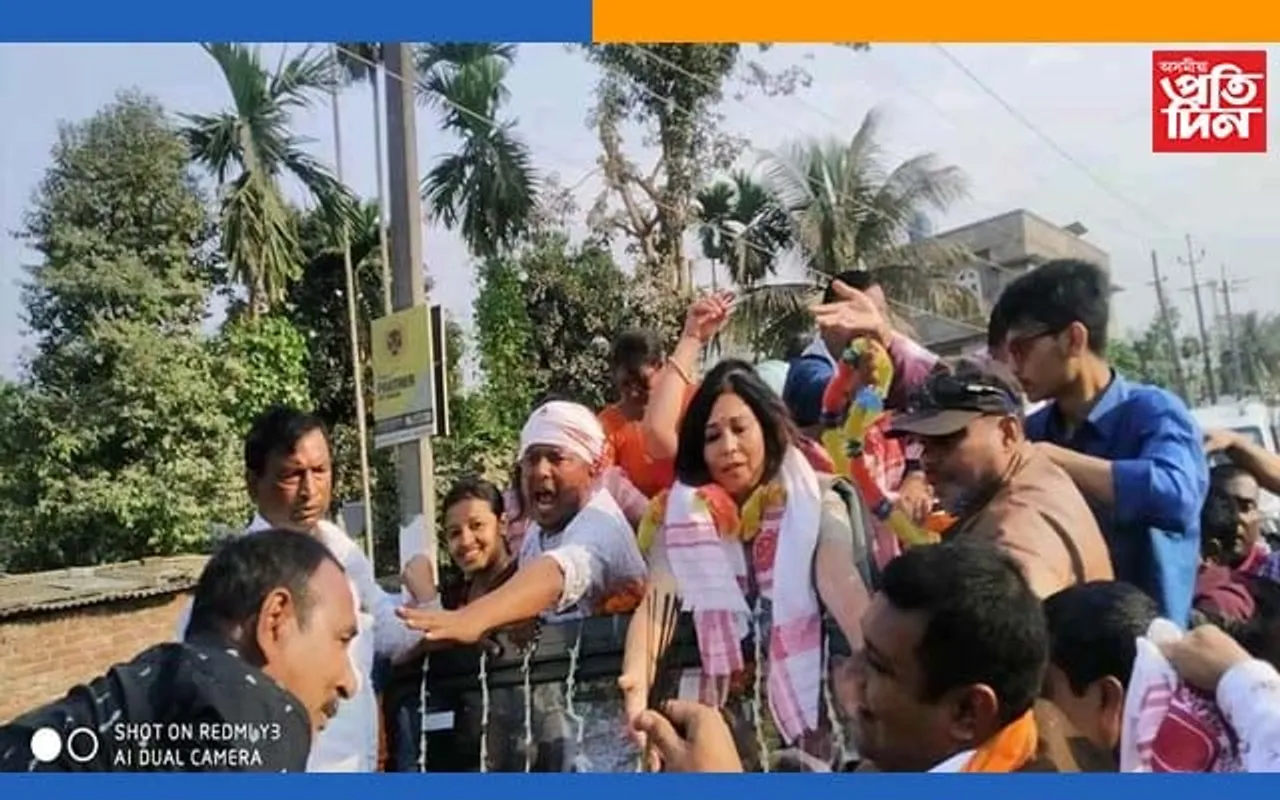 প্ৰাৰ্থীত্ব লাভ কৰা পাছত বটদ্ৰৱা সমষ্টিত কংগ্ৰেছ প্ৰাৰ্থী শিৱামনি বৰাৰ প্ৰচাৰ ৰেলী…