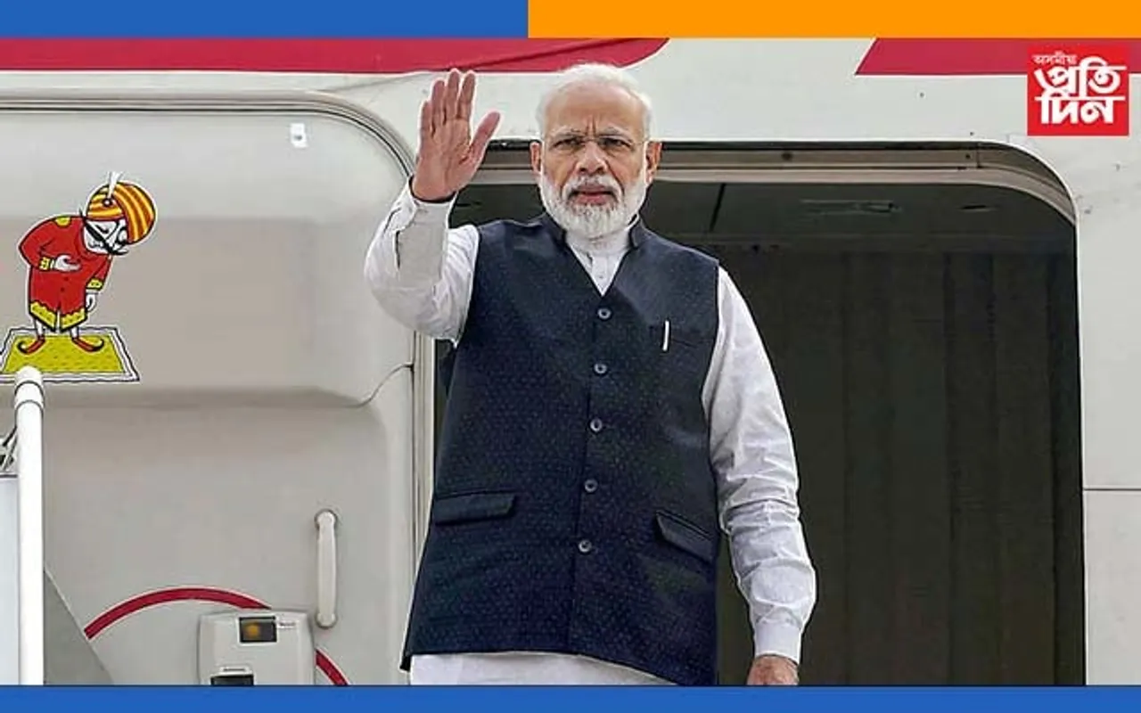 পেট্ৰ’ল ডিপ’ সমূহক নৰেন্দ্ৰ মোডীৰ আলোকচিত্ৰ থকা হৰ্ডিং আতৰোৱাৰ নিৰ্দেশ নিৰ্বাচন আয়োগৰ…
