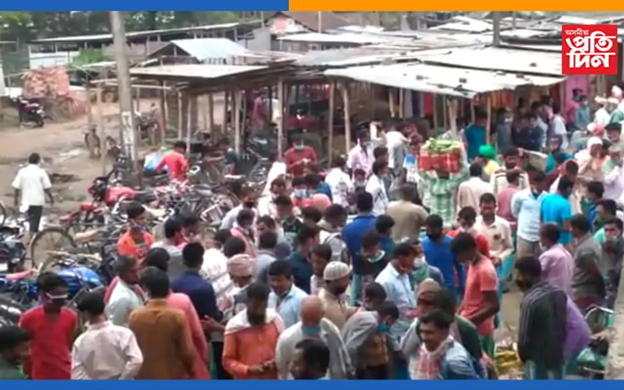 কোভিড প্ৰট’কল ভেঙুচালি কৰি ডুমডুমীয়াত হাজাৰ হাজাৰ লোকৰ সমাৱেশেৰে বহিল সাপ্তাহিক বজাৰ…