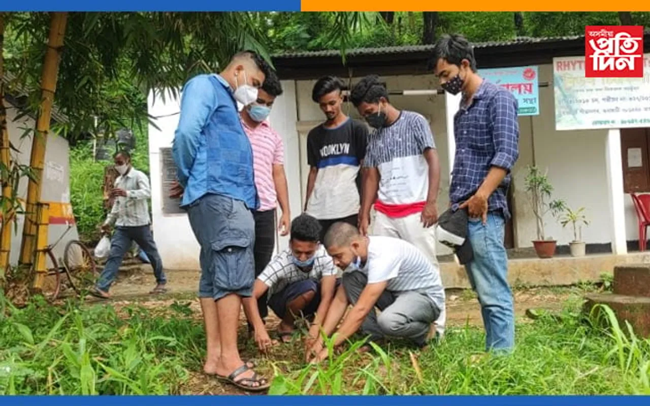 বিশ্ব পৰিৱেশ দিৱসঃ মহানগৰীত জু-নাৰেঙ্গী ছাত্ৰ সন্ধাৰ গছ পুলি ৰোপন…