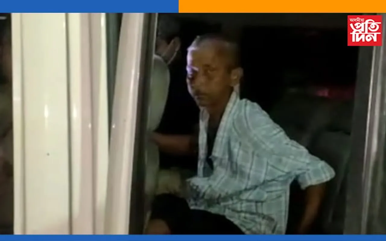 কাজিৰঙাত চাঞ্চল্য : পিতৃৰ কুঠাৰৰ আঘাতত পুত্ৰৰ মৃত্যু…