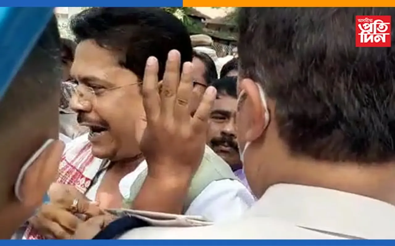 খঙত অগ্নিশর্মা ভূপেন বৰাই নিজেই ছিঙিলে নিজৰ চাৰ্ট…