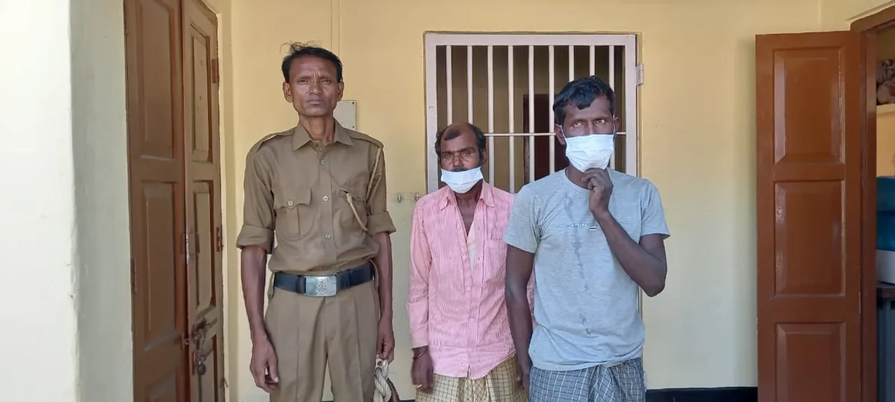 পবিতৰাত দুই অসাধু বেং ব্যৱসায়ীক গ্ৰেপ্তাৰ