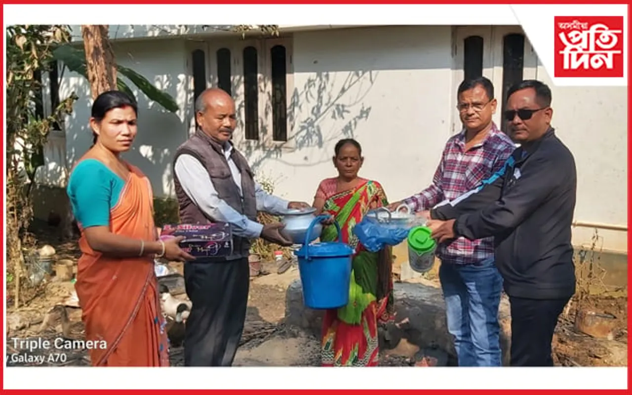 জুইত ভস্মীভূত ঘৰ-নথি পত্ৰঃ ভুক্তভোগীৰ কাষত জনপ্ৰতিনিধি…