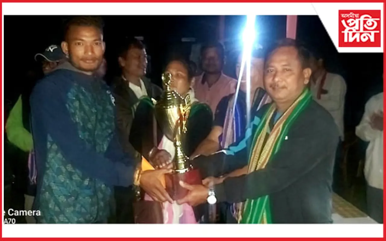 বকোত শ্বহীদ সুৱান ৰাভা সোঁৱৰণী নৱম বাৰ্ষিক ভলীবল প্ৰতিযোগিতা, বিজয়ী চি বি ভলীবল দল…