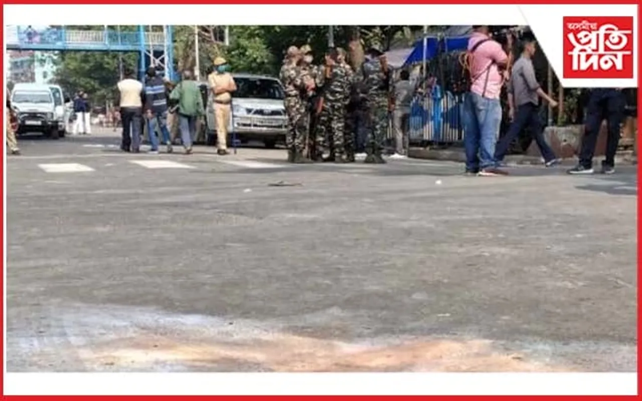 পৌৰ নিৰ্বাচনত হিংসাত্মক ঘটনাঃ ভোট কেন্দ্ৰৰ বাহিৰত বোমা নিক্ষেপ…