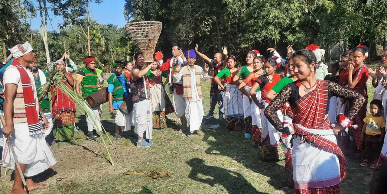 ঢকুৱাখানাত উদযাপন মিচিং জনগোষ্ঠীৰ কৃষিভিত্তিক উৎসৱ আলি আয়ে লৃগাং