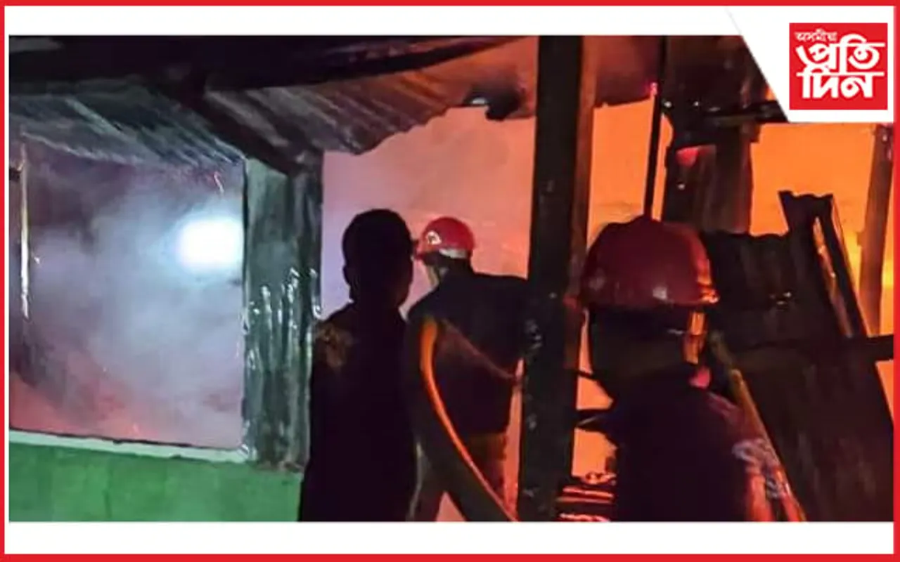 বকোত নিশা জুইত জাহ গ’ল ৫ খন ব্যৱাসায়িক প্ৰতিষ্ঠান…