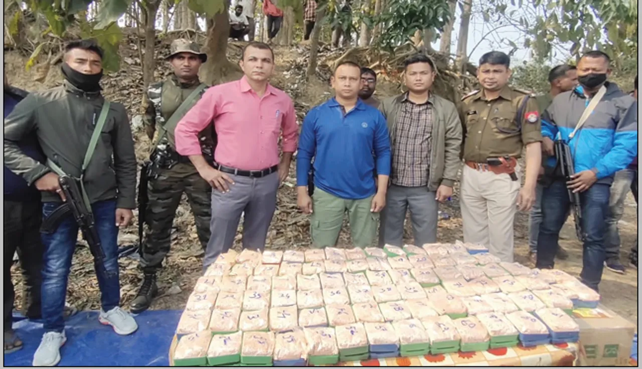 জলপথেৰে ড্ৰাগছ সৰবৰাহ, জব্দ প্ৰায় ৮ কোটি টকা মূল্যৰ ড্ৰাগছ…