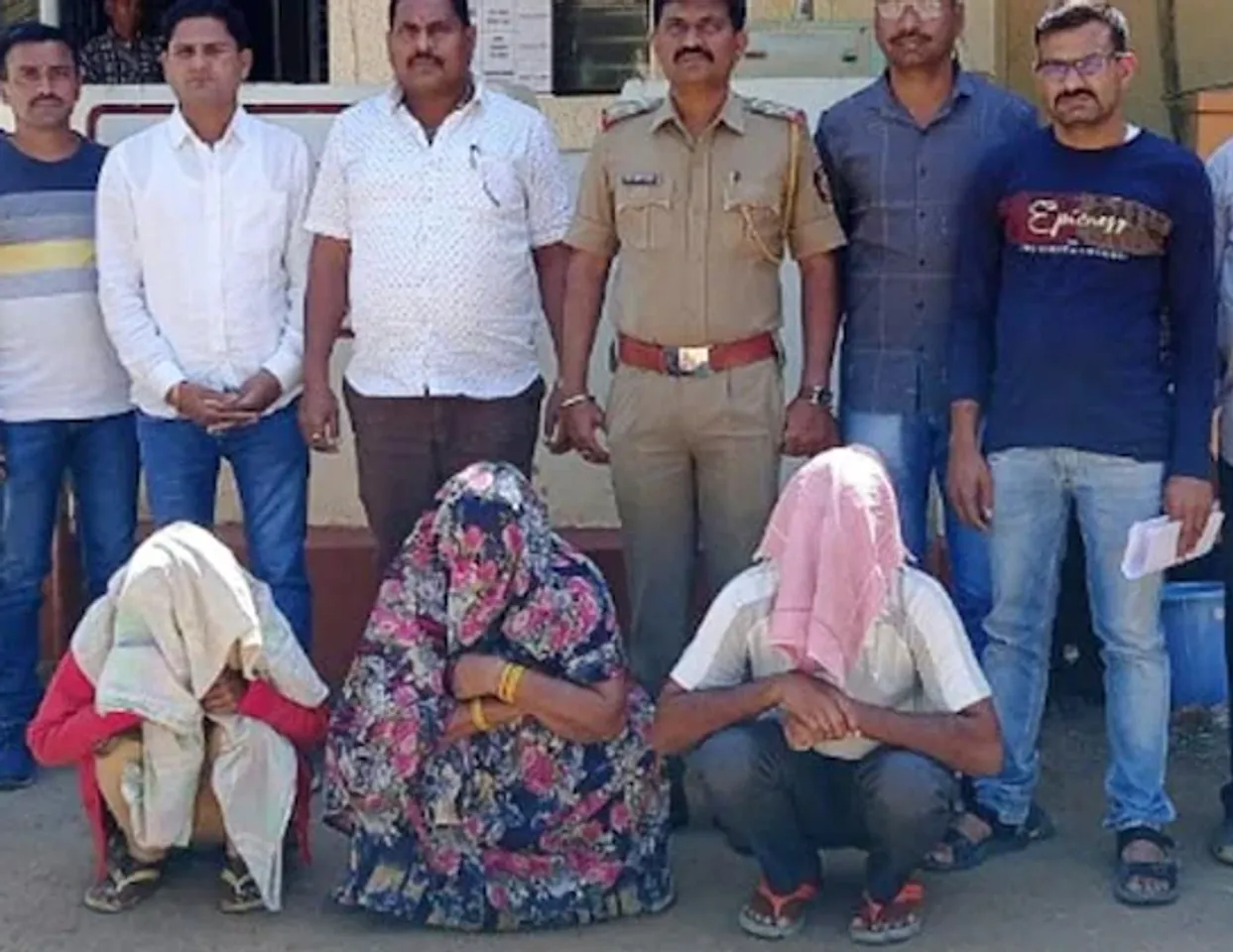 সাধাৰণ কথাতে মাতৃয়ে হত্যা কৰিলে নিজৰেই গৰ্ভৱতী কন্যাক…