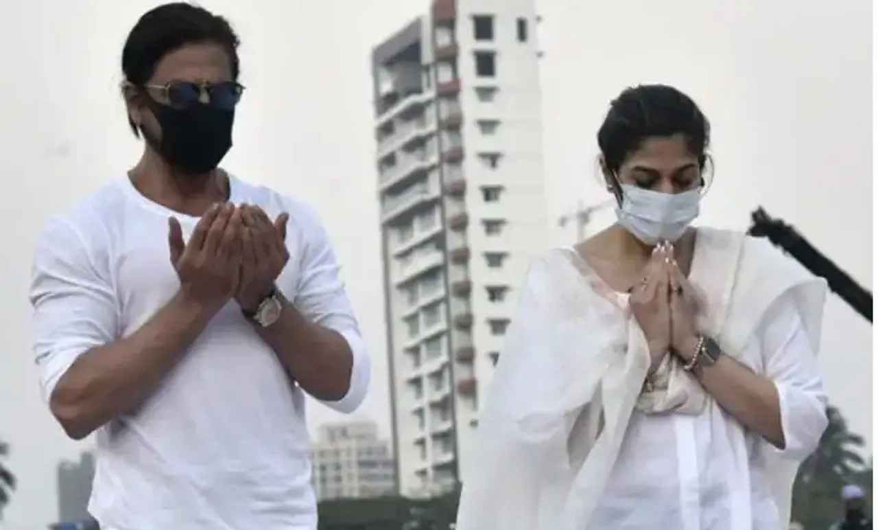 দোৱা/প্ৰণাম! ছ’চিয়েল মিডিয়াত খলকনি তুলিছে এখন বিশেষ ফটোৱে