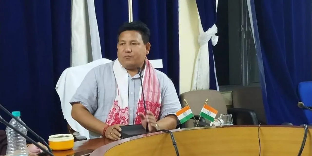 পোষণ অভিযানৰ কেয়াৰ আঁচনি মুকলিঃ এগৰাকী পুষ্টিহীনতা শিশুৰ দায়িত্ব ললে প্ৰমোদ বড়োৱে…