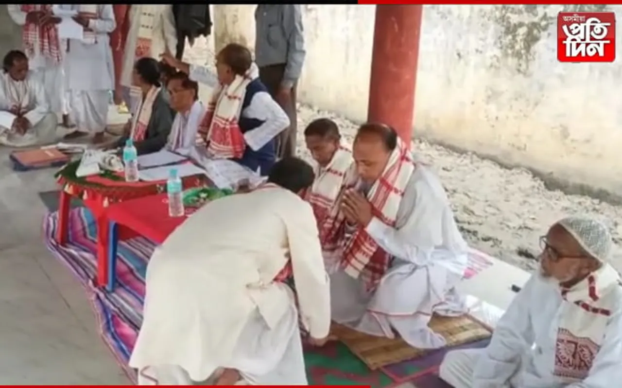 বটদ্ৰৱাৰ দুদৰ্শাগ্ৰস্ত কোৱাইকটা সত্রৰ বিননী শুনিব কোনে? একনায়কত্ববাদী পৰিচালনা সমিতিৰ বিৰুদ্ধে জাঙুৰ খাই উঠিল ৰাইজ…