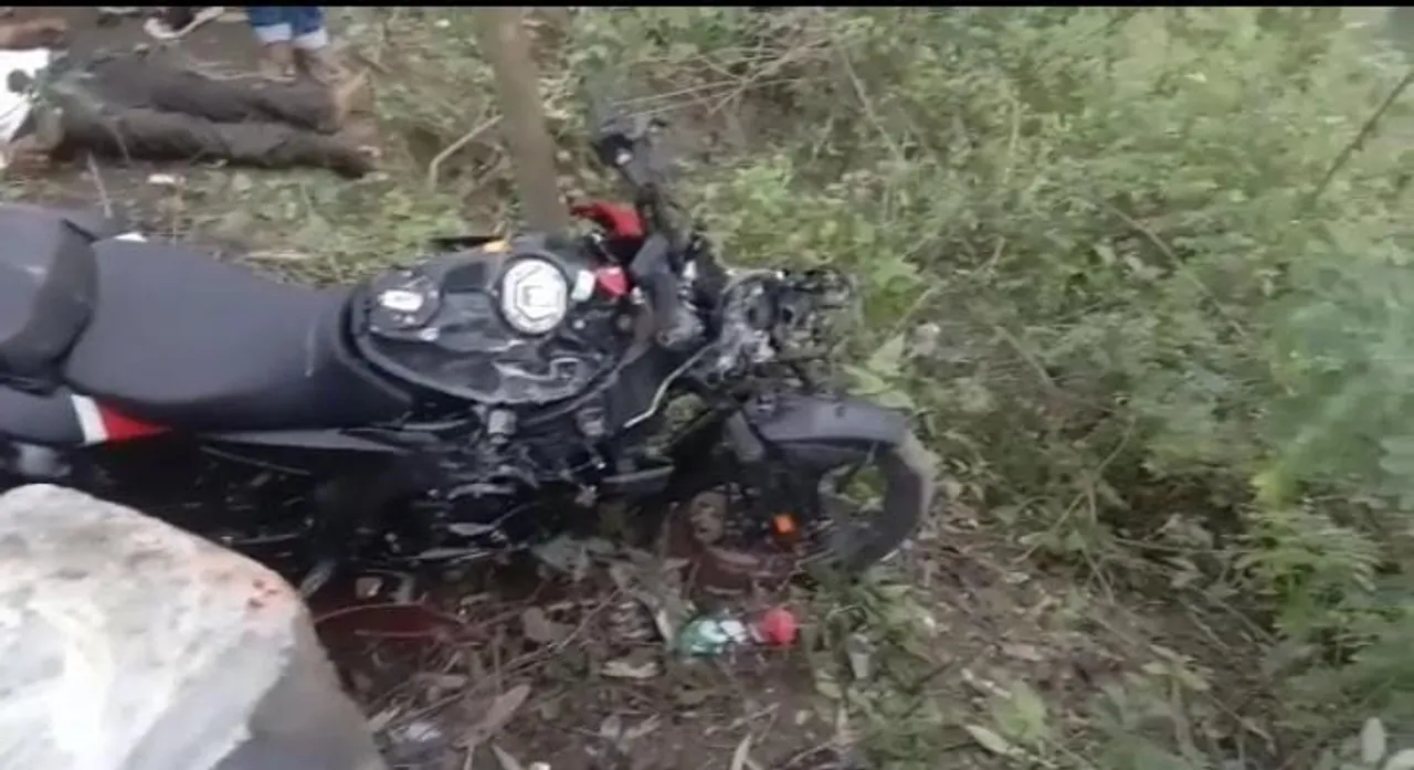 ভয়ংকৰ পথ দুৰ্ঘটনাত থিতাতে প্ৰাণ গ’ল এজনৰ….
