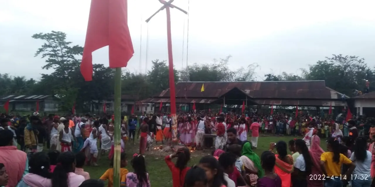 মথুৰাপুৰত বিভিন্ন মাংগলিক কাৰ্যসূচীৰে  চড়ক পূজা উদযাপন…