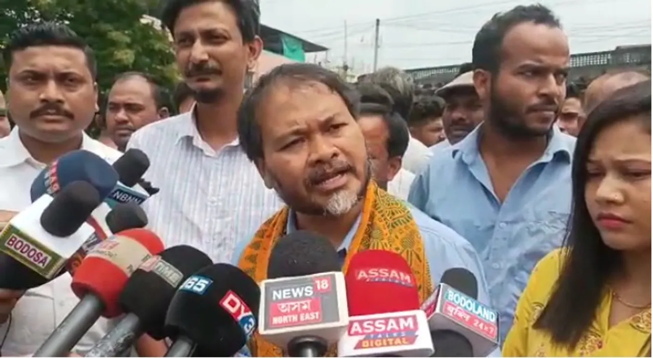 জিলা প্ৰসাশনে জিগনেশ মেৱানীক সাক্ষাৎ কৰিবলৈ অনুমতি নিদিলে  অখিল গগৈক