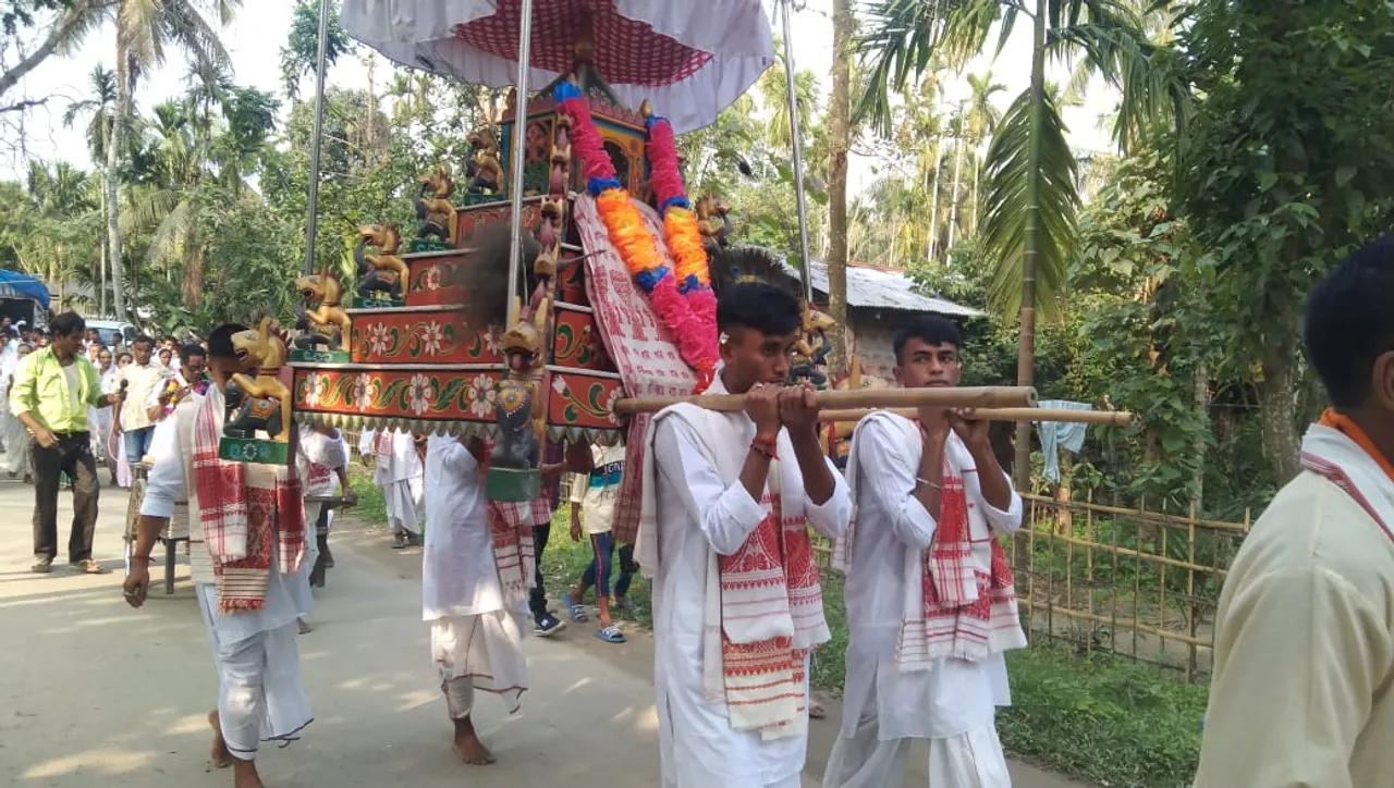 ৰাজকীয় পৰম্পৰাৰে চৰাইবাহীত অনুষ্ঠিত ঐতিহাসিক গোঁসাই উলিওৱা উৎসৱ