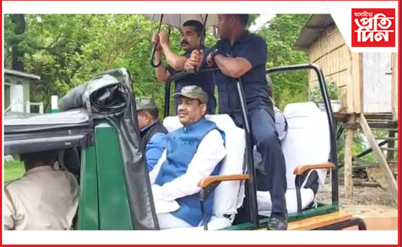 কাজিৰঙা ৰাষ্ট্ৰীয় উদ্যান ভ্ৰমণ কৰিলে লোক সভাৰ অধ্যক্ষ ওম বিৰলায়ে…