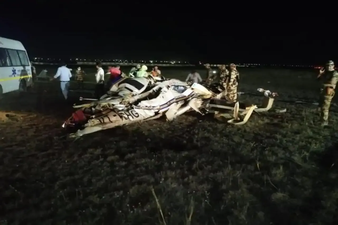 চৰকাৰী হেলিকপ্টাৰ দুৰ্ঘটনাগ্ৰস্ত, দুই পাইলট  নিহত …