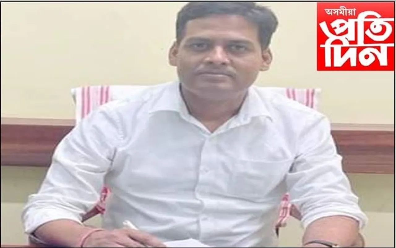 বৰপেটাৰ অতিৰিক্ত উপায়ুক্ত খনিন দাসলৈ  মুখ্যমন্ত্ৰীৰ বিশেষ বঁটা