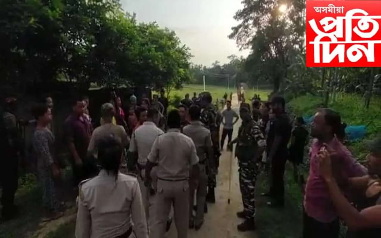 অসমক সমৰ্থন কৰাৰ বাবেই এটা পৰিয়ালক গাঁৱৰ পৰি বহিষ্কাৰ, বকোত উত্তেজনা