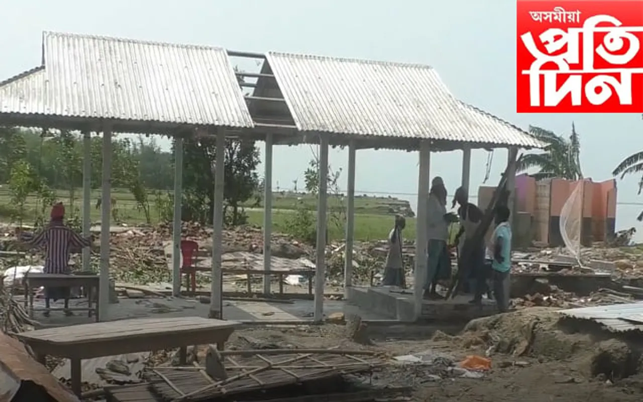 মানকাচৰৰ বিভিন্ন ঠাইন গৰাখহনীয়া, জাহ গ’ল বহু পৰিয়ালৰ বাসগৃহ, শ শ বিঘা ভূমি…