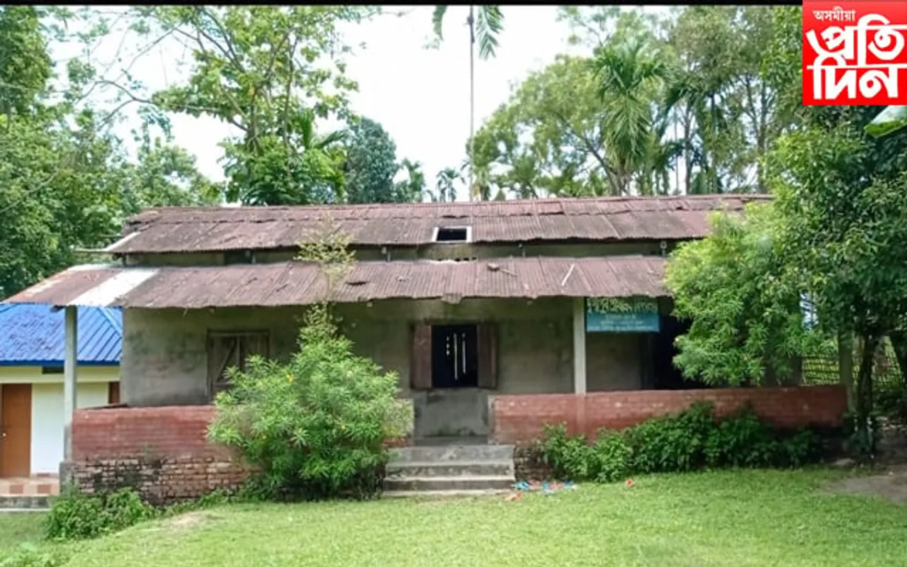অৱসৰলৈ আৰু দুবছৰ আছে,মোৰ চাকৰিটো চৰকাৰী কৰি দিয়ক: এজন শিক্ষকৰ কাতৰ আহ্বান