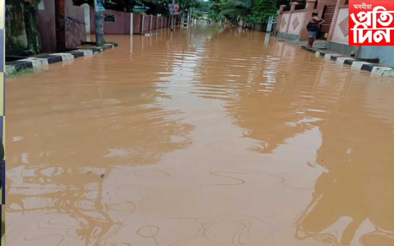পুনৰ জলমগ্ন গুৱাহাটী মহানগৰী…