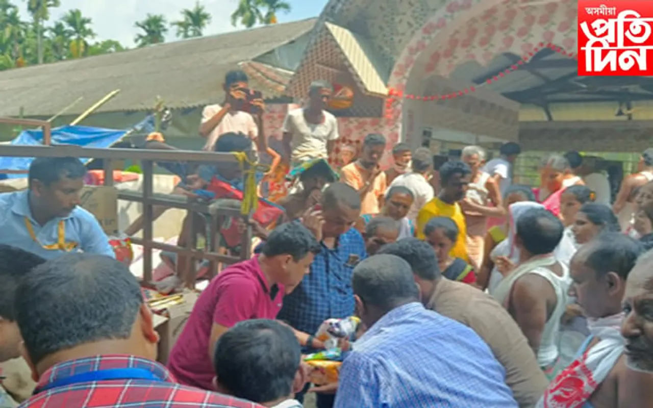 বন্যাৰ্ত লৈ সহায়ৰ হাত নগাঁৱৰ সাংবাদিক সংগঠন নেডমাৰ…